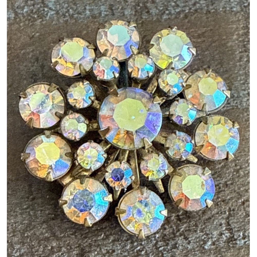 Gorgeous Vintage Aurora Borealis Glass Rhinestone Prong Set Pin Brooch